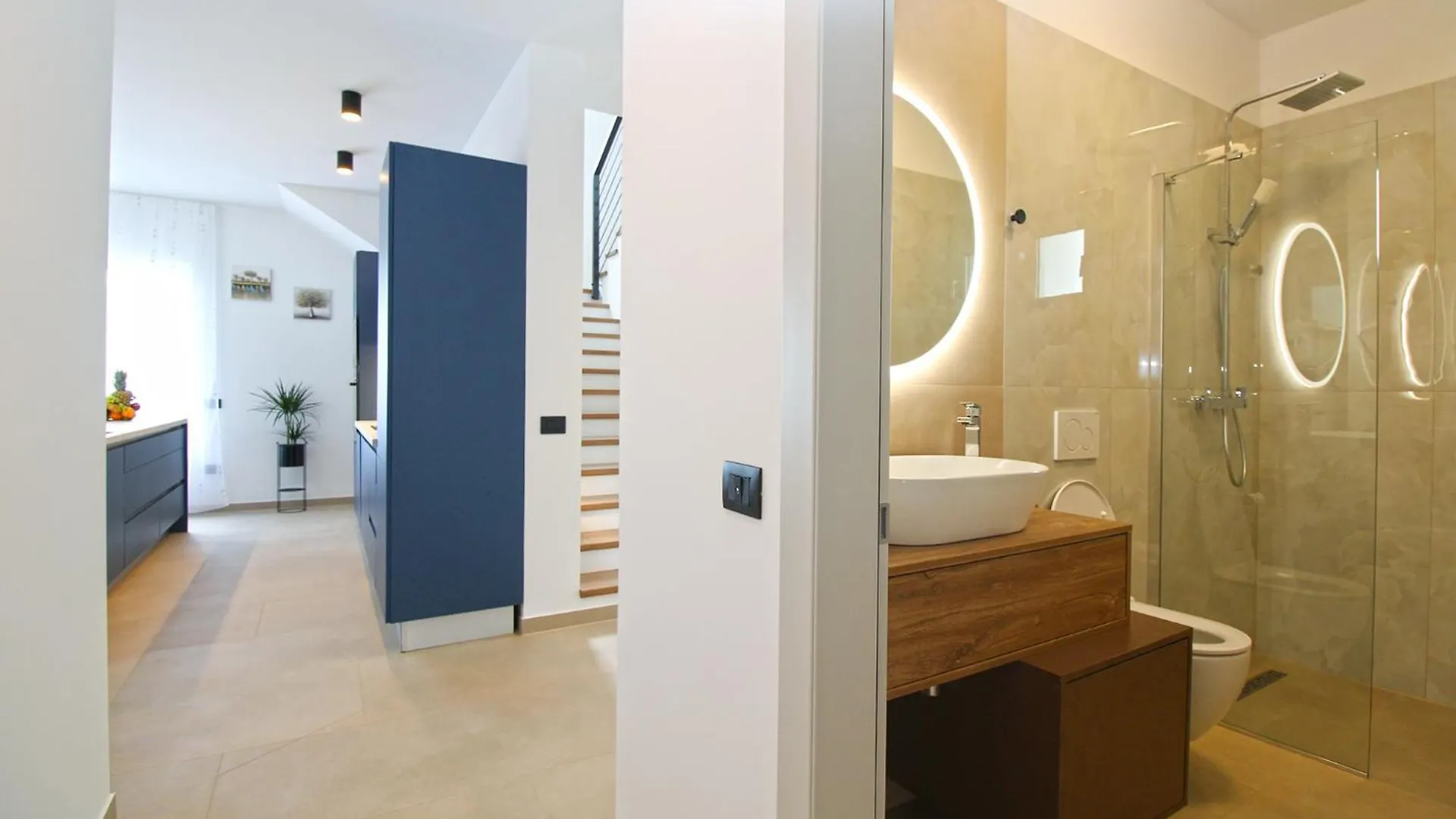 Villa Sisan 2344 0*,